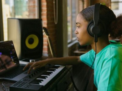 Youth creativity through music-making and sound arts (1 week in Corfu)